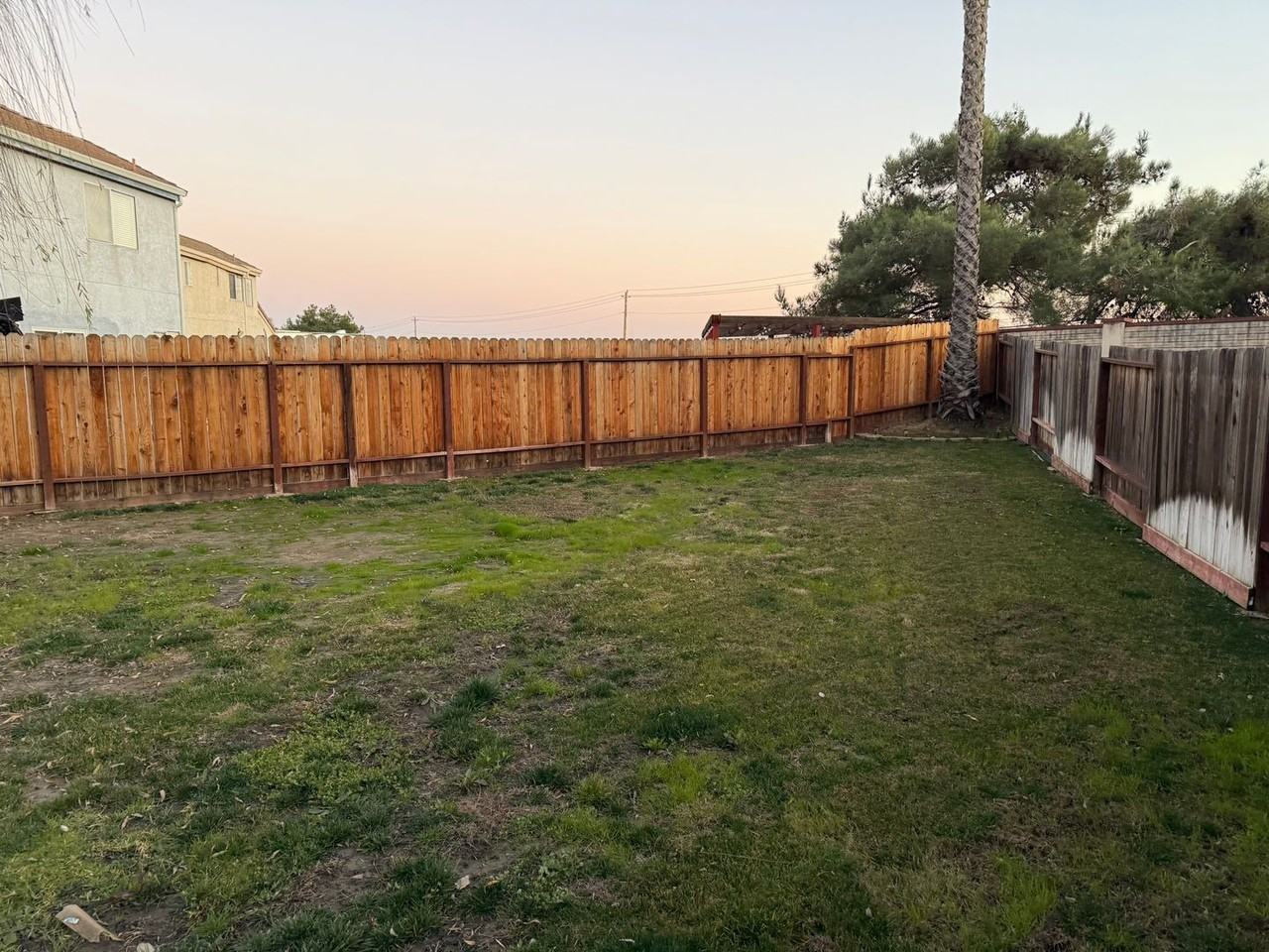 2413 Santa Cruz Ct - Photo 2 of 3