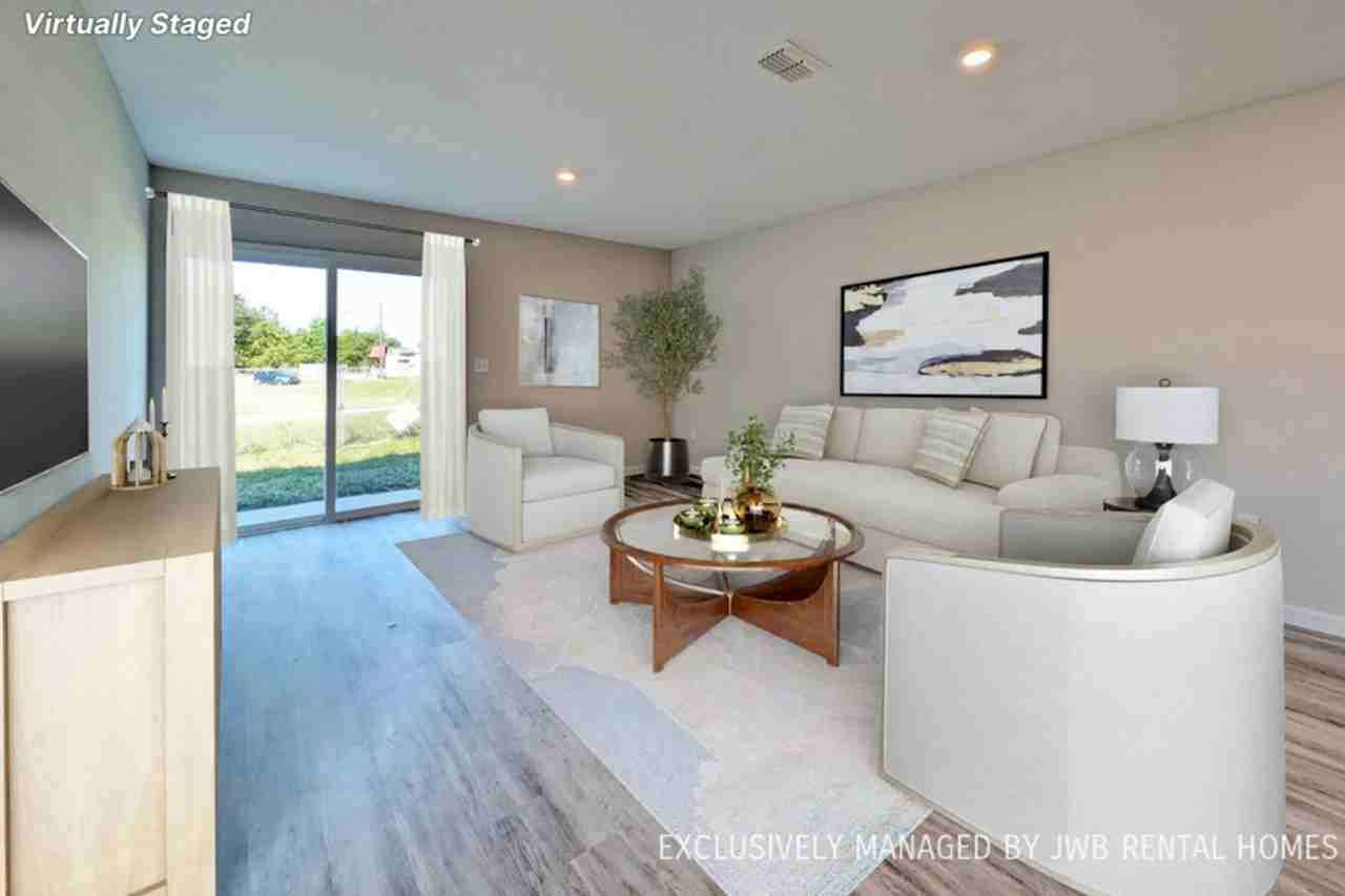 9832 Morgan Marsh Ct - Photo 3 of 10