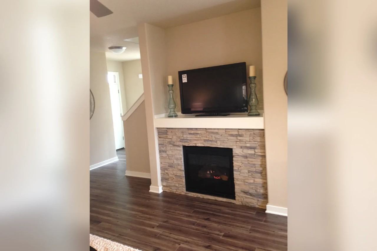 654 Ne Vail Ln - Photo 2 of 14