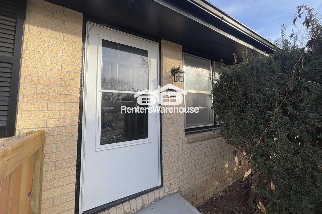 2907 67th St - Photo 2 of 18