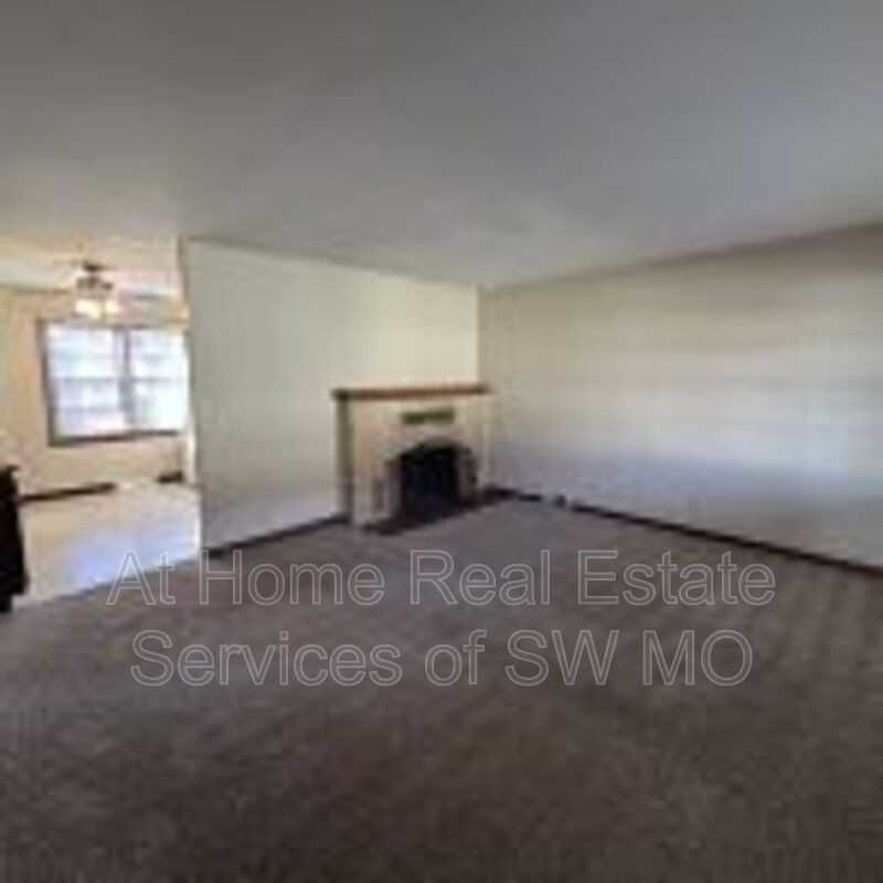 3340 E Portland St #B - Photo 2 of 10