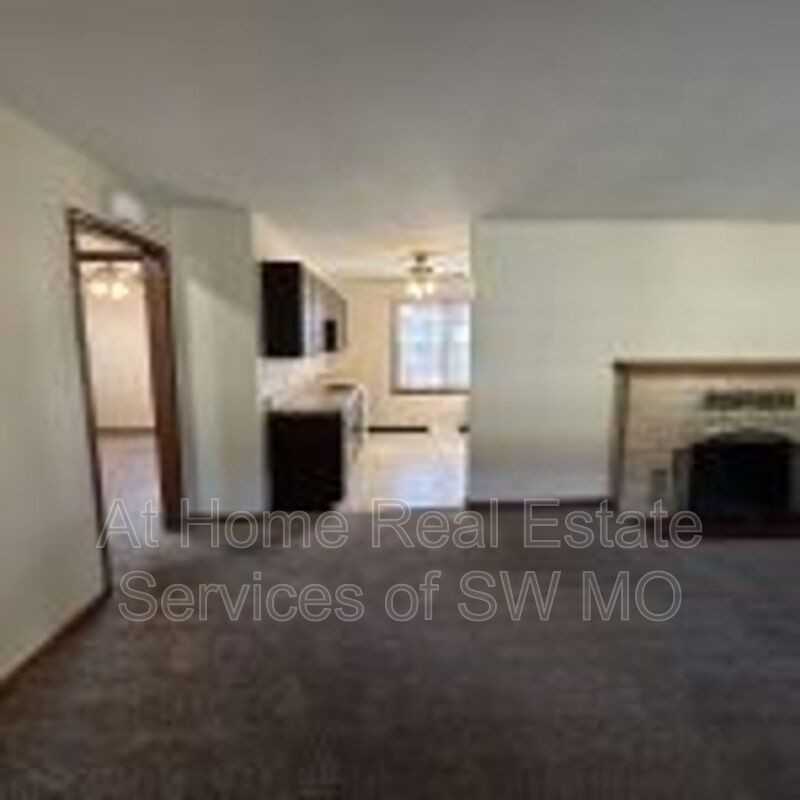 3340 E Portland St #B - Photo 3 of 10