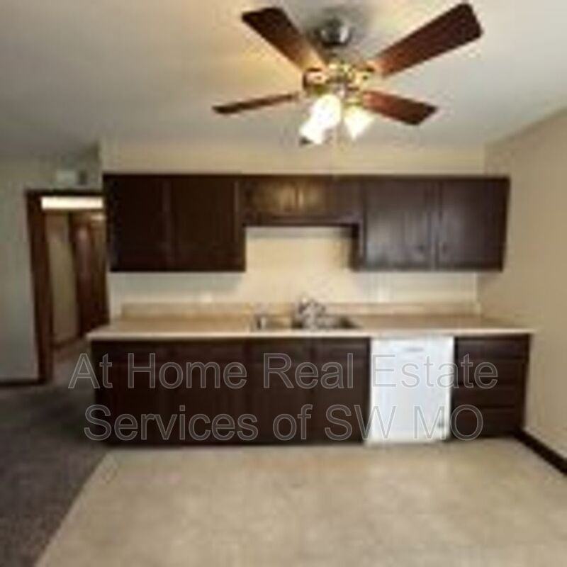 3340 E Portland St #B - Photo 5 of 10