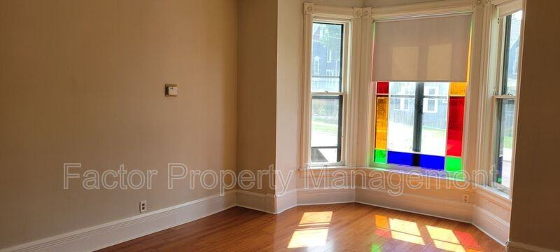 103 Lincoln St - Photo 3 of 16