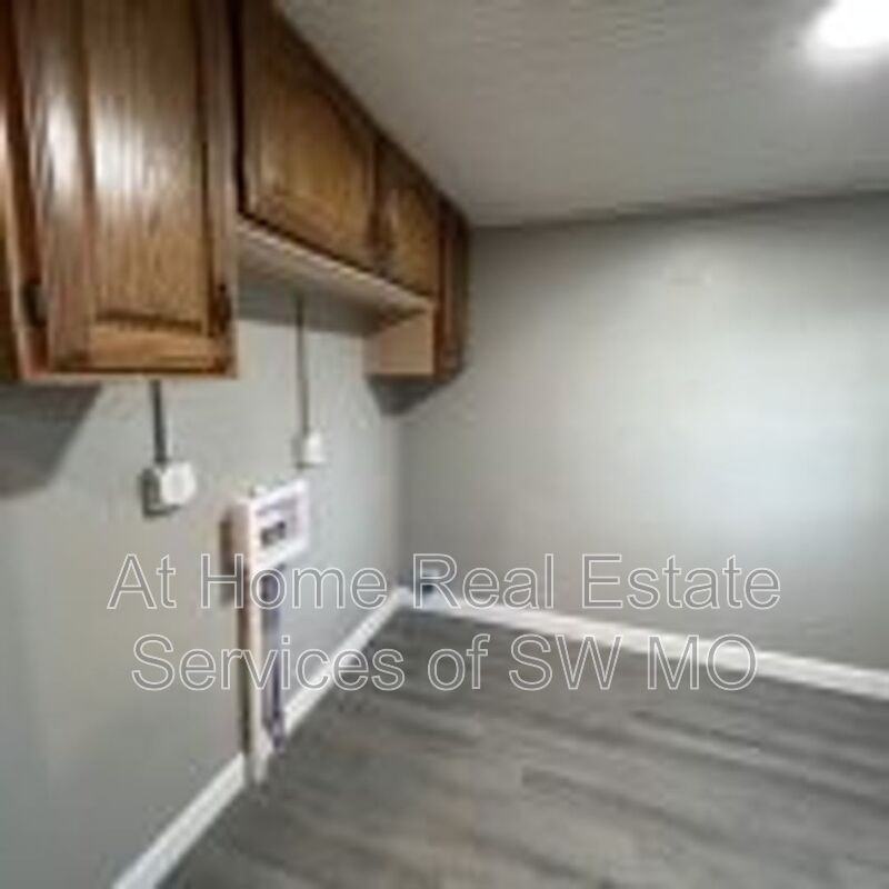 622 W Harrison St - Photo 3 of 14