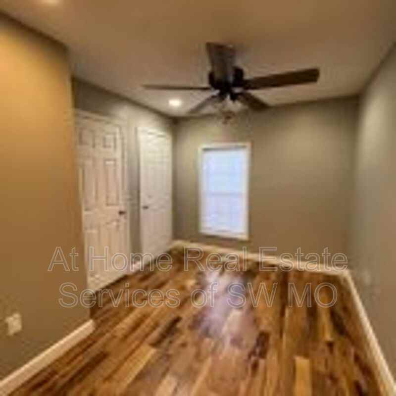 622 W Harrison St - Photo 5 of 14