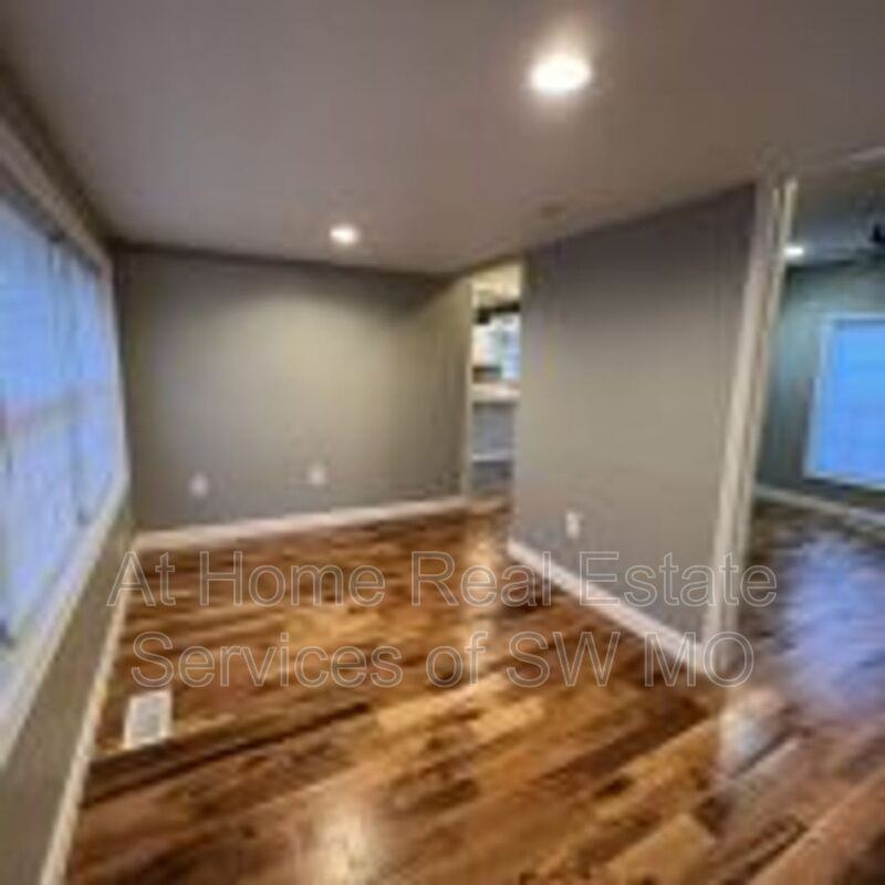 622 W Harrison St - Photo 6 of 14