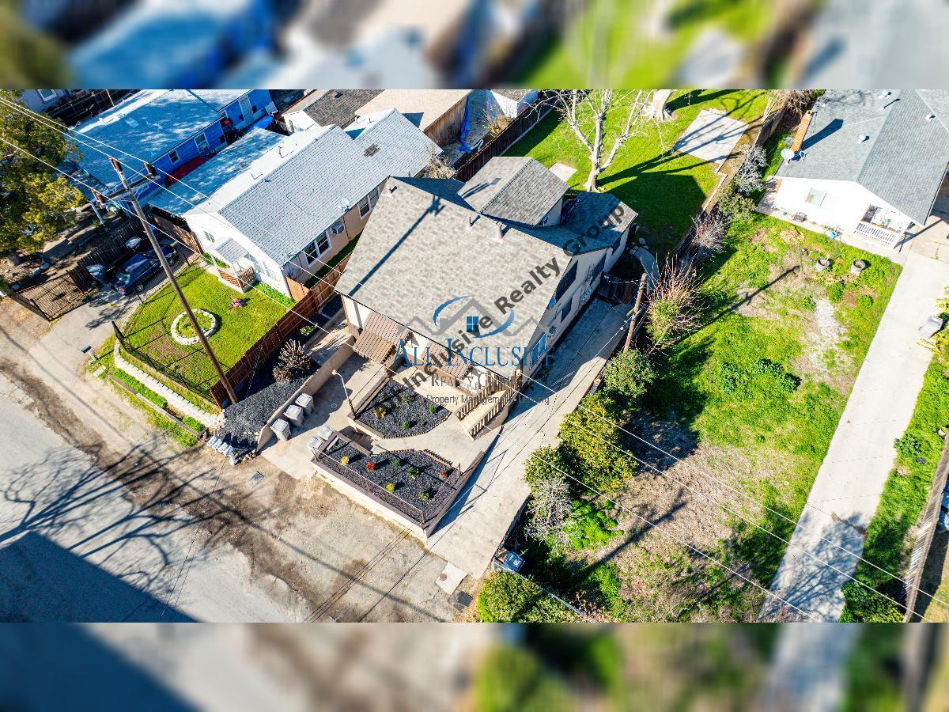 1621 Kathleen Ave - Photo 3 of 13