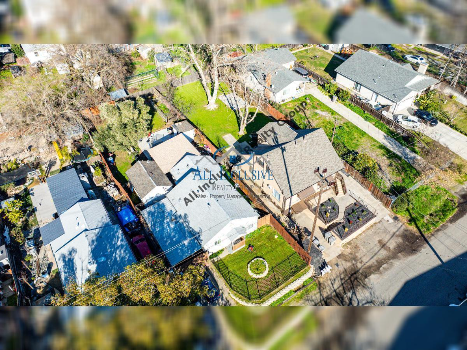 1621 Kathleen Ave - Photo 4 of 13