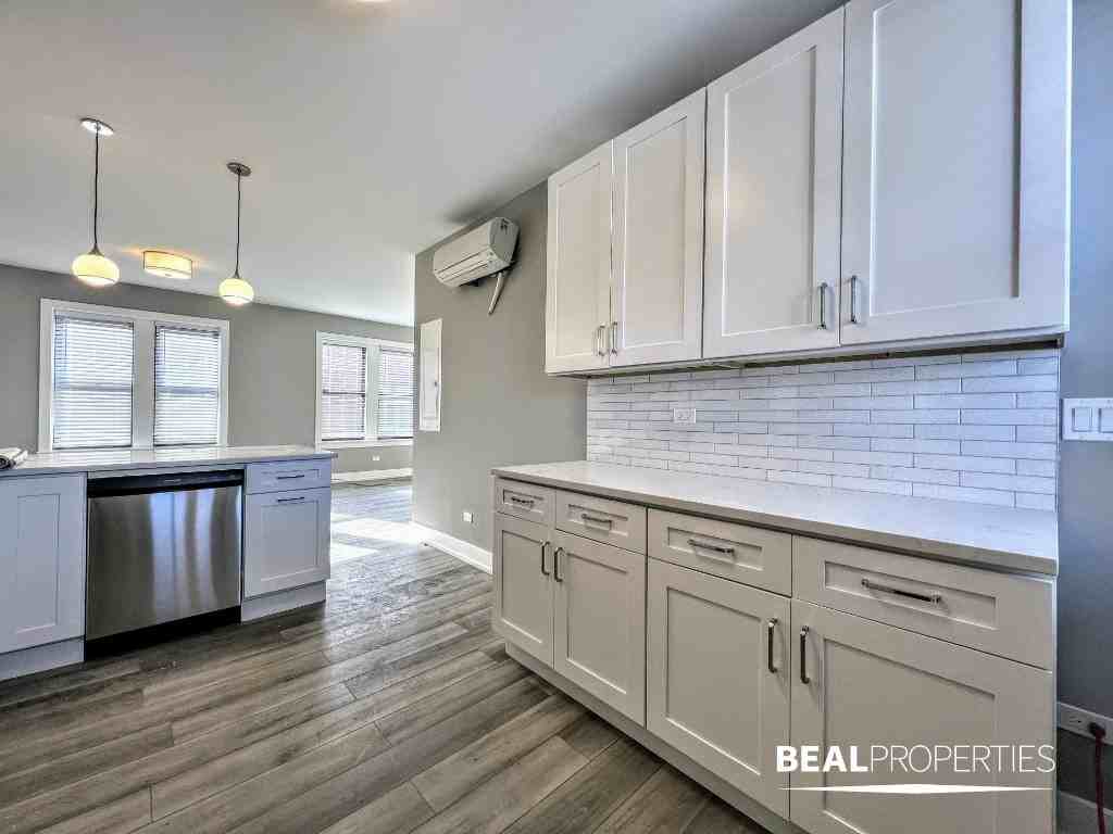 3943 N Janssen Ave #CLS3 - Photo 2 of 13