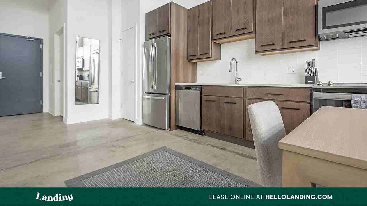 300 S Broadway - Photo 6 of 50