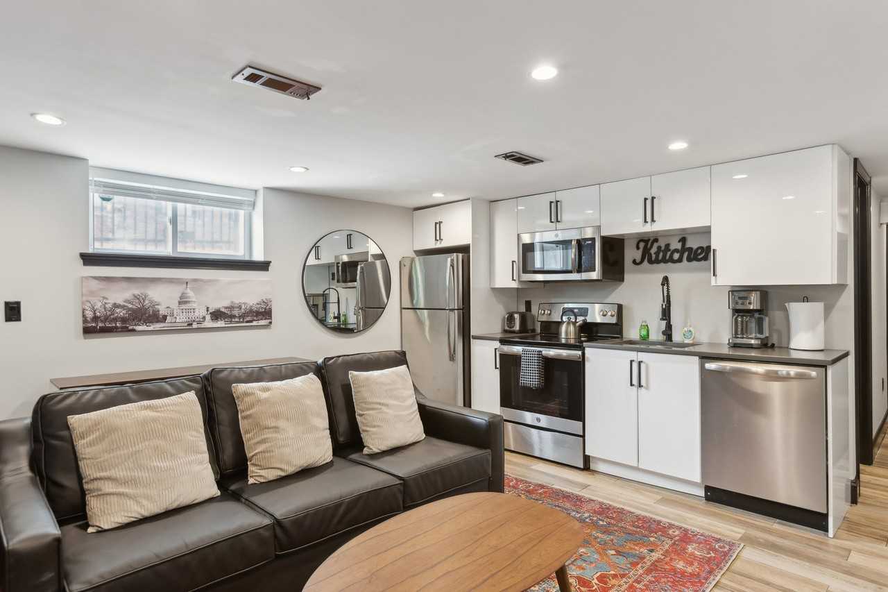 409 O Street Northwest - Photo 6 of 30