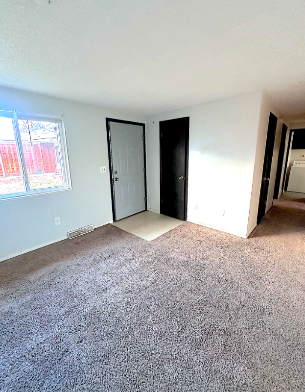 1405 E 16th St #B - Photo 6 of 19