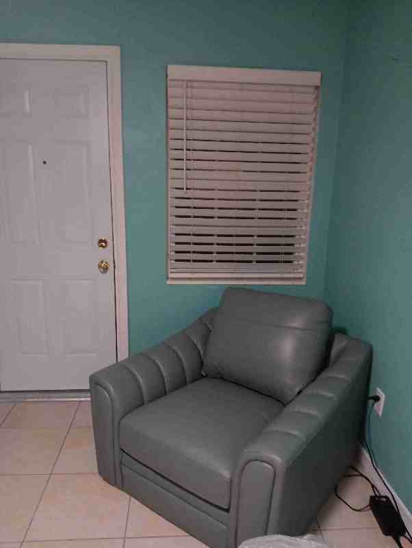 1512 70th Ave N - Photo 3 of 12