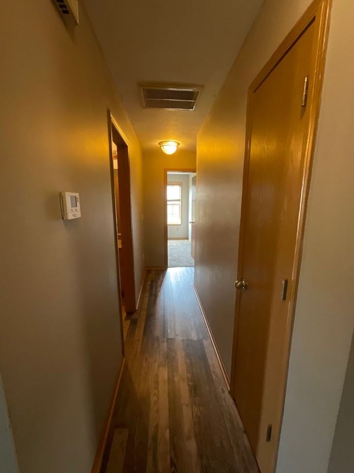 1147 S Brown Ave - Photo 5 of 19