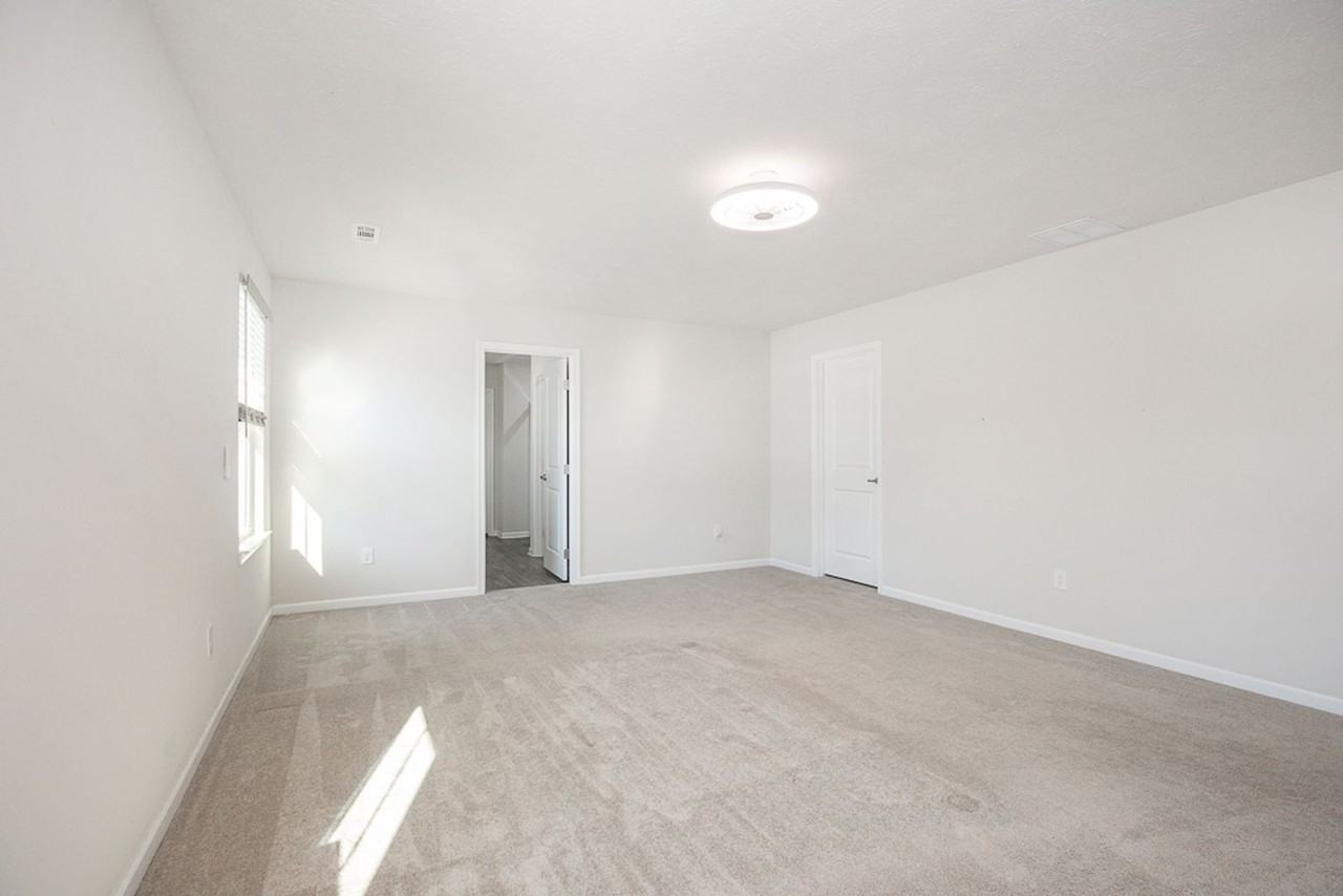 9260 Preserve Way - Photo 3 of 43