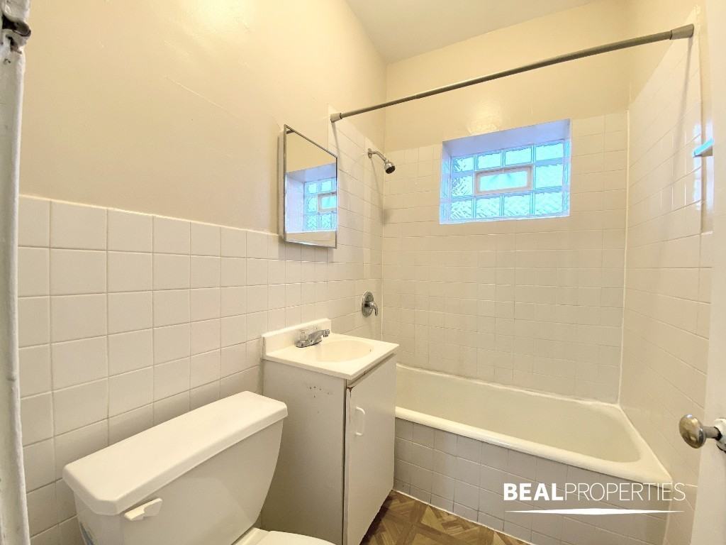 2244 West Wilson Avenue - Photo 6 of 8