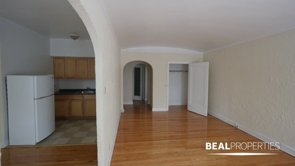 536 W Arlington Pl - Photo 3 of 10