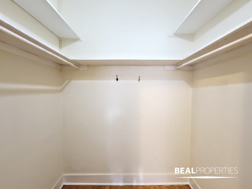 536 W Arlington Pl - Photo 2 of 9