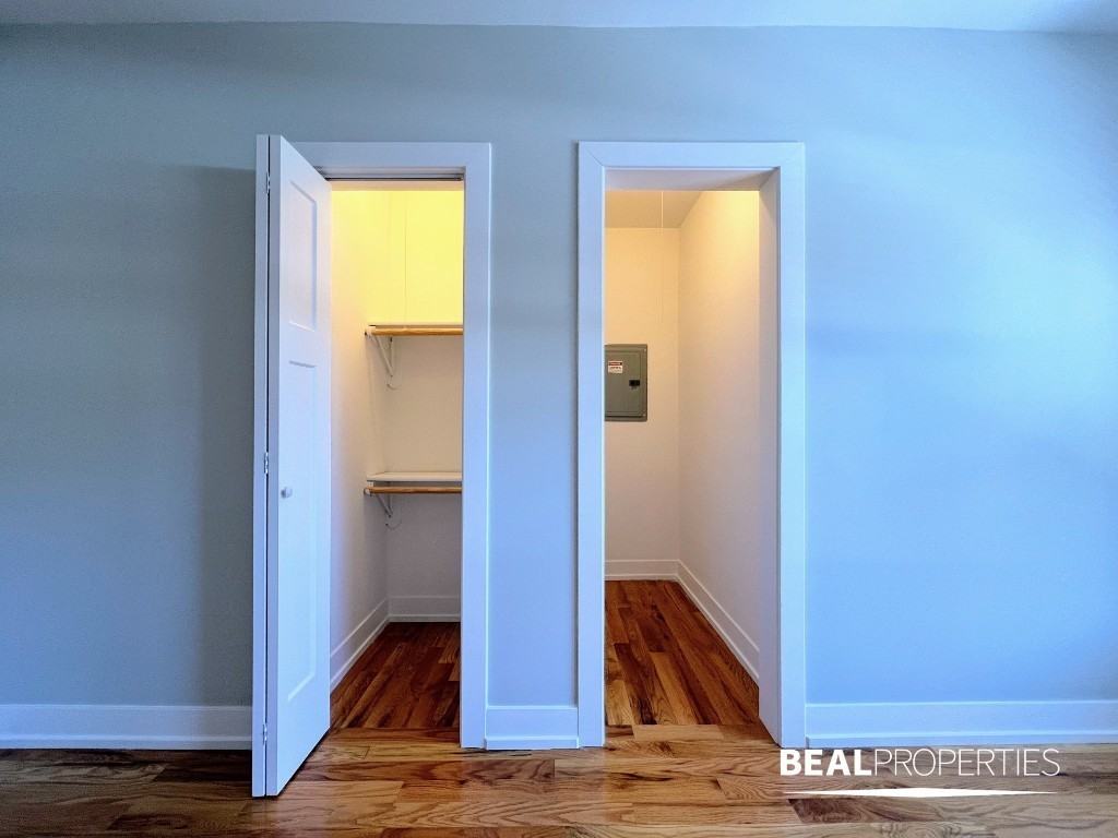 550 W Arlington Pl - Photo 3 of 9