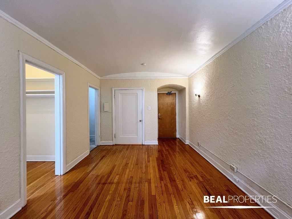 536 W Arlington Pl - Photo 2 of 9