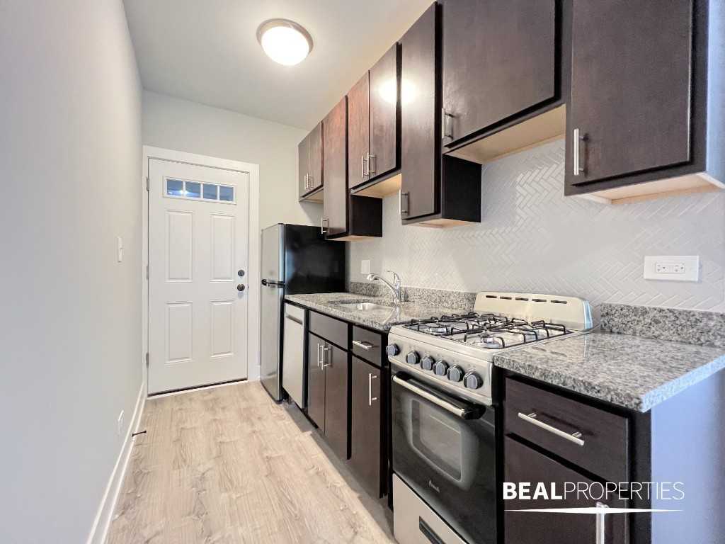 707 West Brompton Avenue #CL35 - Photo 7 of 10