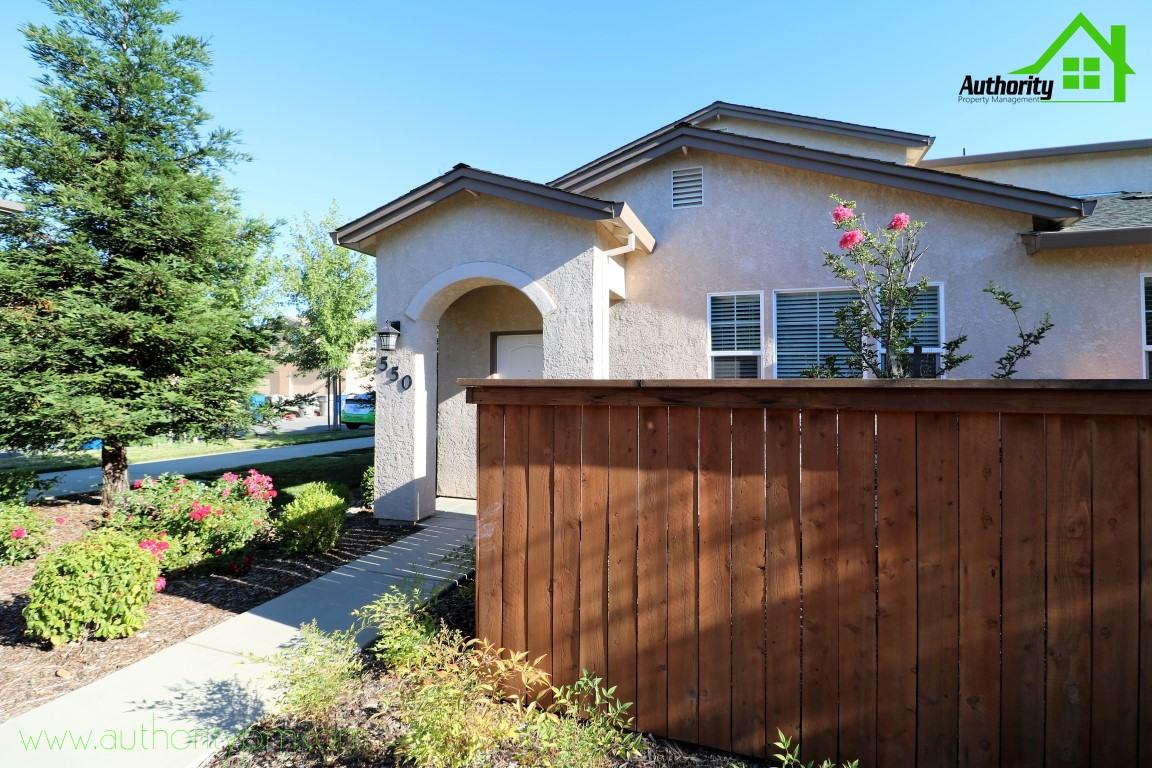 550 Mission De Oro Dr - Photo 2 of 20