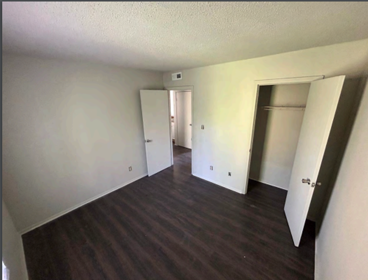 Saratoga Park Apartments Tenant Profile and Rental Offering - Photo 6 of 50