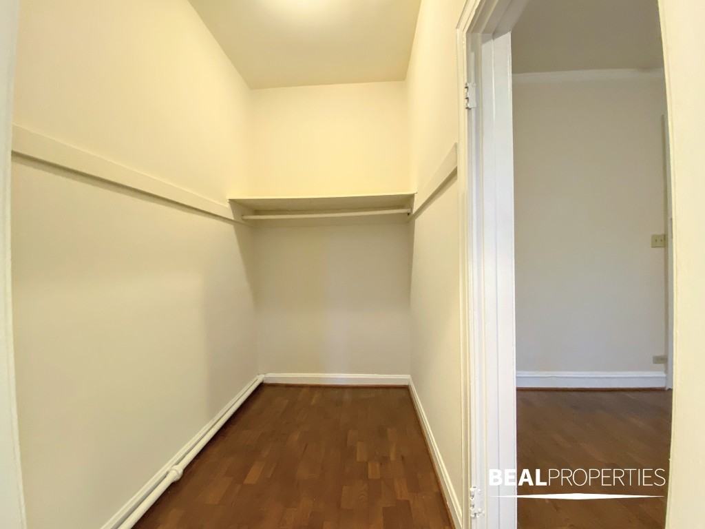 4631 N Paulina St - Photo 3 of 8