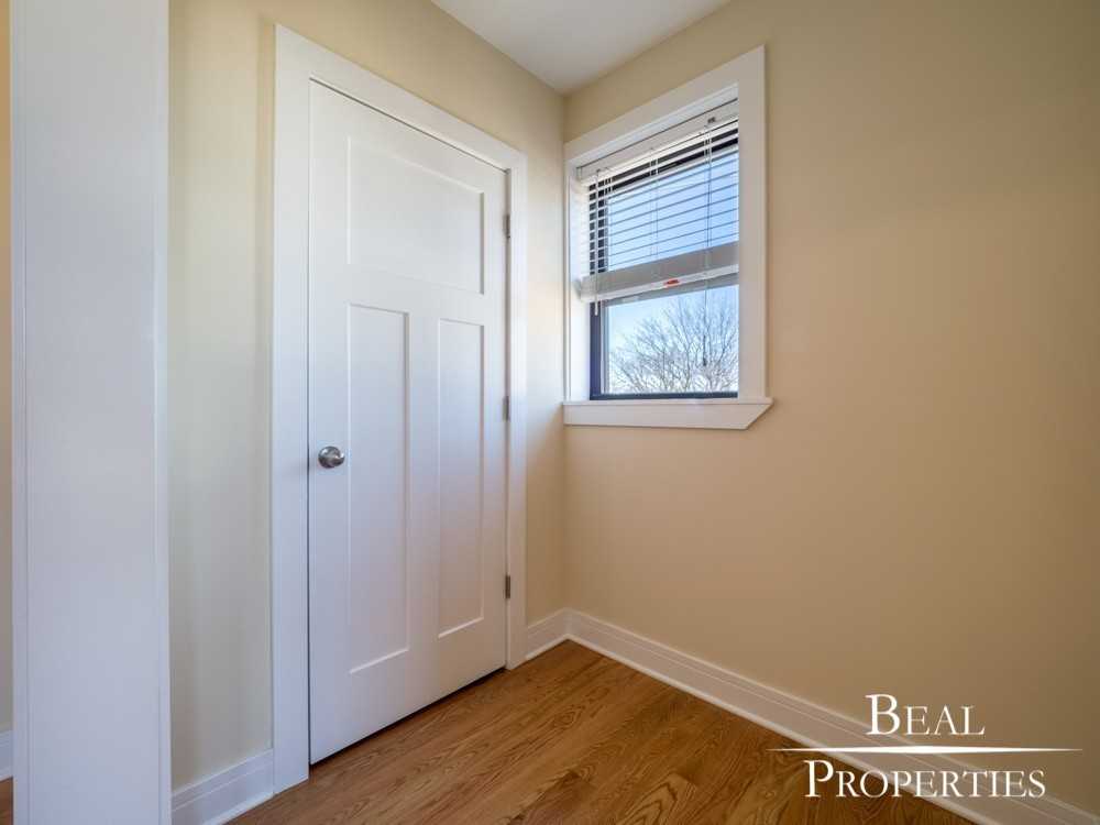 4546 N Damen Ave - Photo 6 of 10