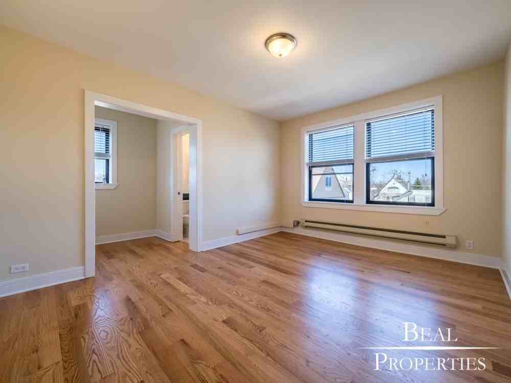 4546 N Damen Ave - Photo 7 of 10