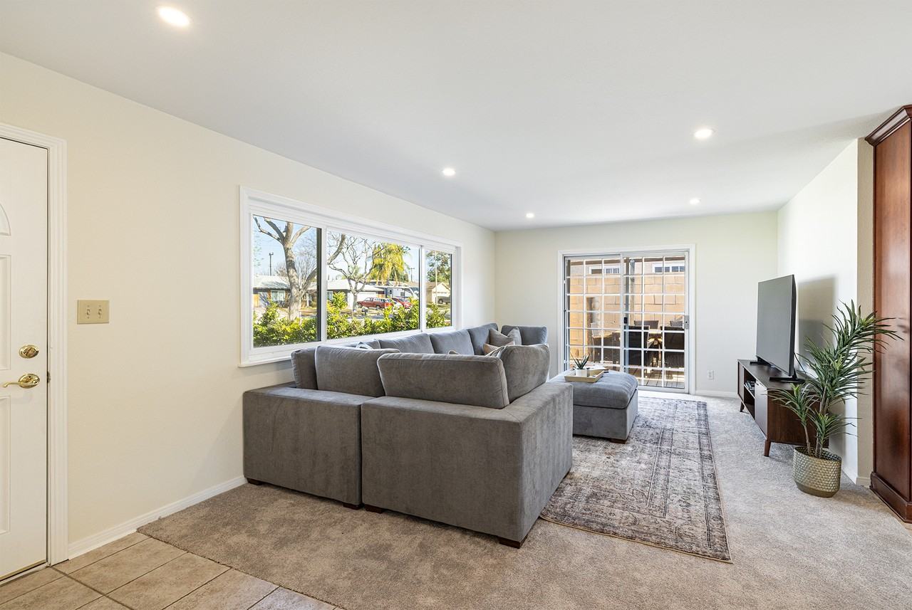 2206 Stinson St #NA - Photo 3 of 24