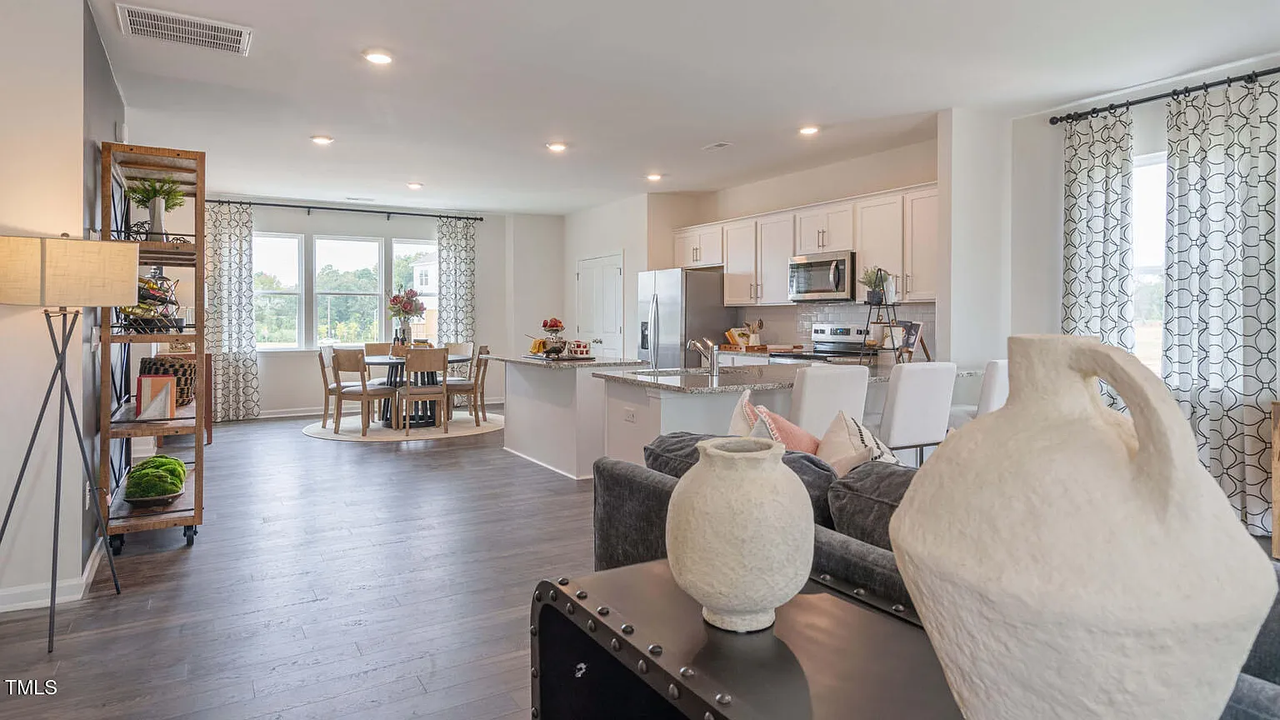 710 Dorset Stream Dr #710 - Photo 4 of 38