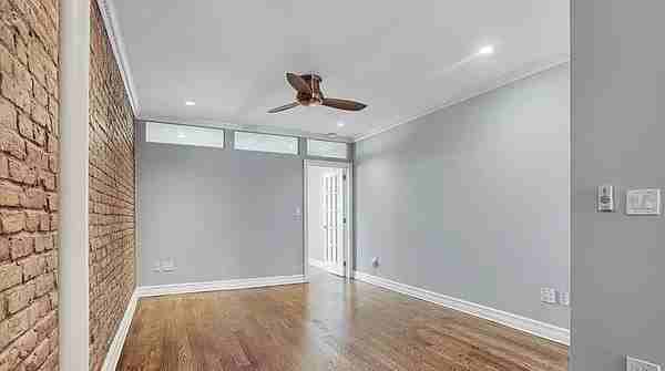 277 E 10th St #3 - Photo 3 of 6