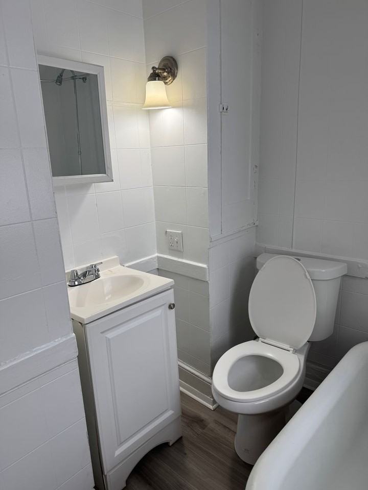 3010 E 123rd St - Photo 2 of 11