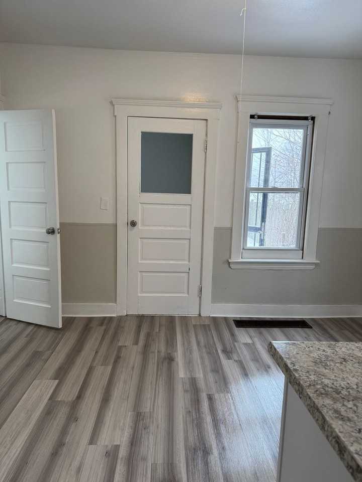 3010 E 123rd St - Photo 5 of 11