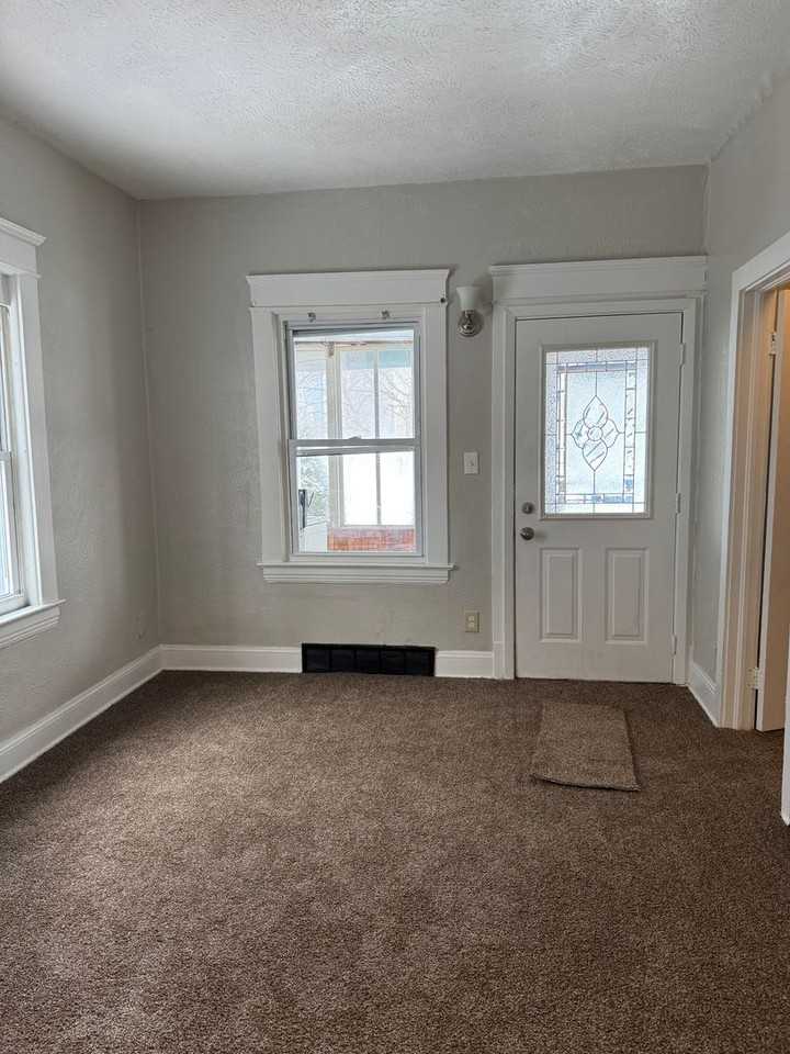 3010 E 123rd St - Photo 7 of 11