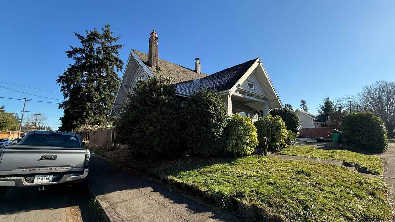 3704 Se 65th Ave - Photo 2 of 38