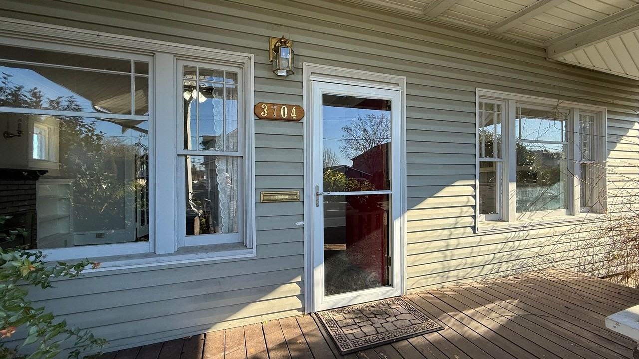 3704 Se 65th Ave - Photo 3 of 38