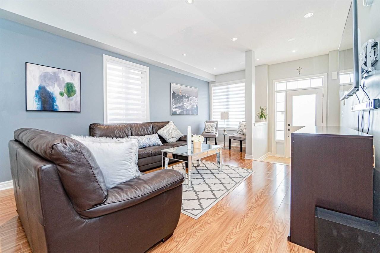 15 Windflower Rd - Photo 2 of 13