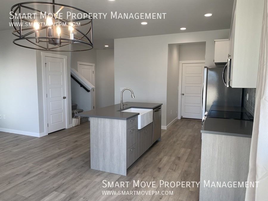 3553 W Newland Ct - Photo 7 of 34