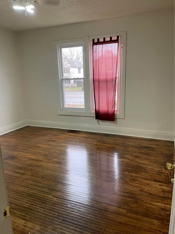 727 E Main St #727 - Photo 4 of 13