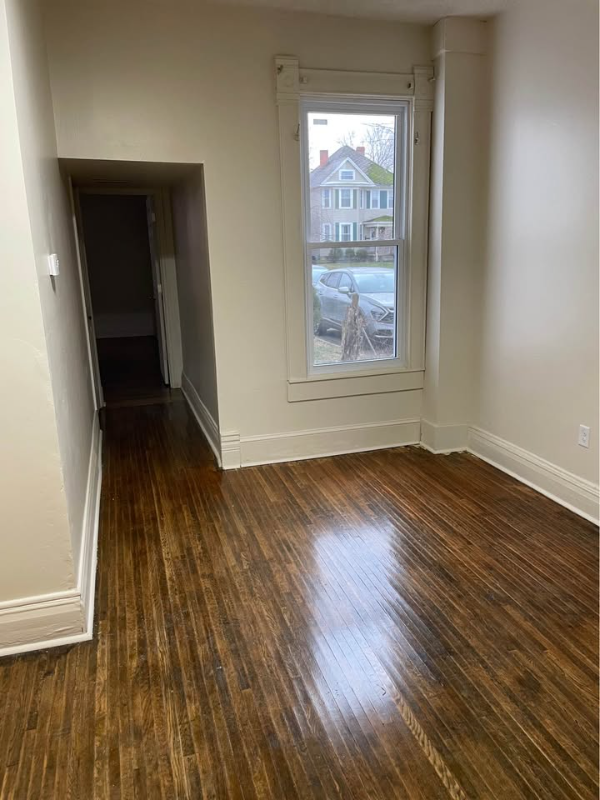 727 E Main St #727 - Photo 5 of 13