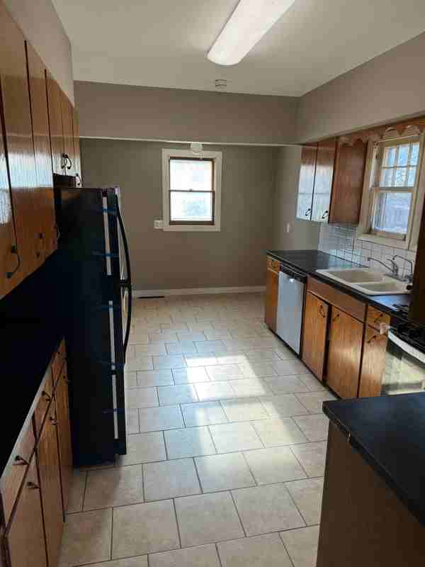 503 7th Avenue - Photo 3 of 16