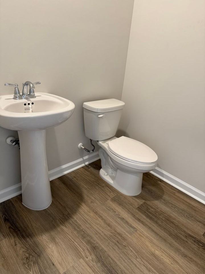 2528 Revolutionary Way - Photo 6 of 34