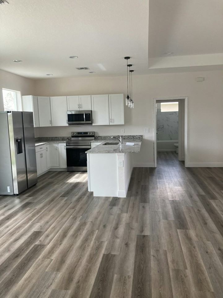 2224 Mincey Terrace - Photo 4 of 22