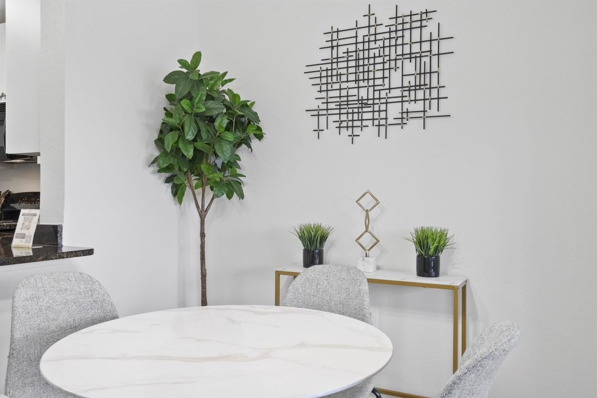 1570 Onyx Drive #103 - Photo 3 of 20