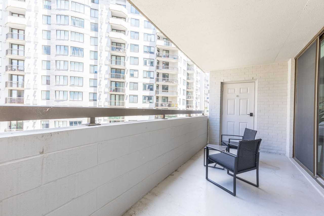 1331 S Eads St #1024697P - Photo 7 of 36