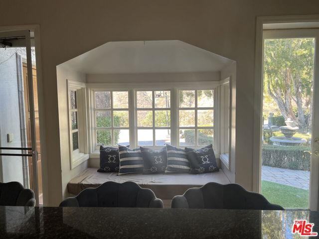 5805 Foxview Dr - Photo 2 of 8