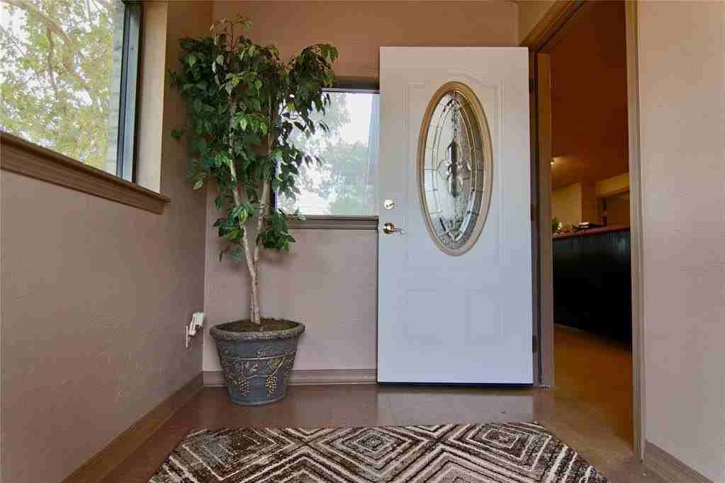 101 South Randall Avenue - Photo 3 of 22